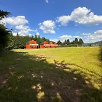 Gory Stolowe Camp - Caloroczne Miejsce Na Kamper, Przyczepe Lub Namiot 营地 拉德库夫