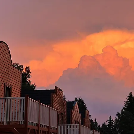 Gory Stolowe Camp - Caloroczne Miejsce Na Kamper, Przyczepe Lub Namiot