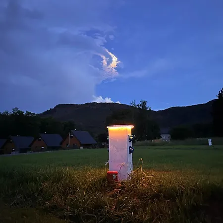 Gory Stolowe Camp - Caloroczne Miejsce Na Kamper, Przyczepe Lub Namiot *