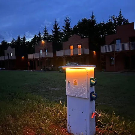 Gory Stolowe Camp - Caloroczne Miejsce Na Kamper, Przyczepe Lub Namiot Radkow