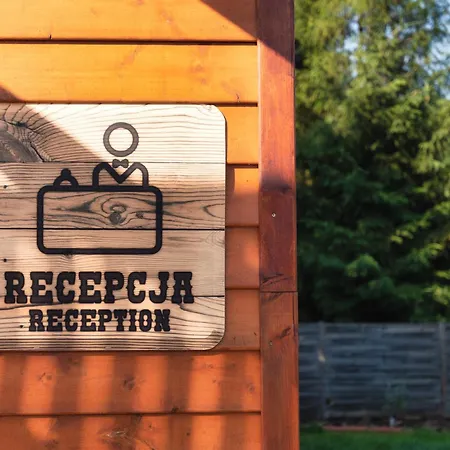 Campingplatz Gory Stolowe Camp - Caloroczne Miejsce Na Kamper, Przyczepe Lub Namiot Radkow