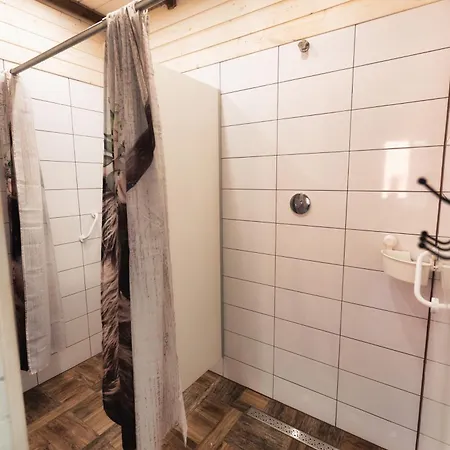 Campingplatz Gory Stolowe Camp - Caloroczne Miejsce Na Kamper, Przyczepe Lub Namiot