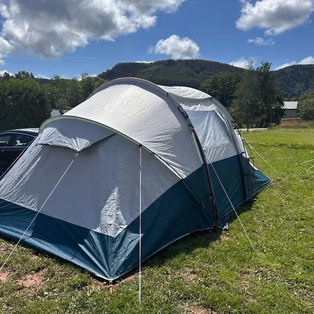 Gory Stolowe Camp - Caloroczne Miejsce Na Kamper, Przyczepe Lub Namiot Radkow