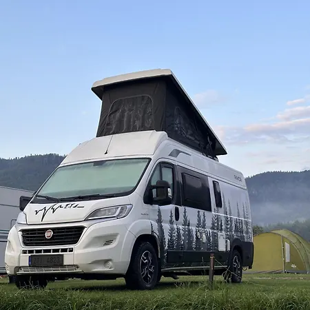 Campingplatz Gory Stolowe Camp - Caloroczne Miejsce Na Kamper, Przyczepe Lub Namiot
