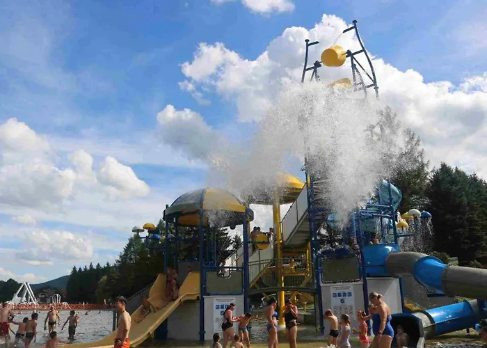 Campsite Gory Stolowe Camp - Caloroczne Miejsce Na Kamper, Przyczepe Lub Namiot Radkow