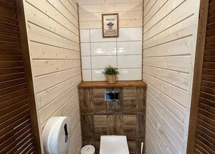 Gory Stolowe Camp - Caloroczne Miejsce Na Kamper, Przyczepe Lub Namiot Radkow