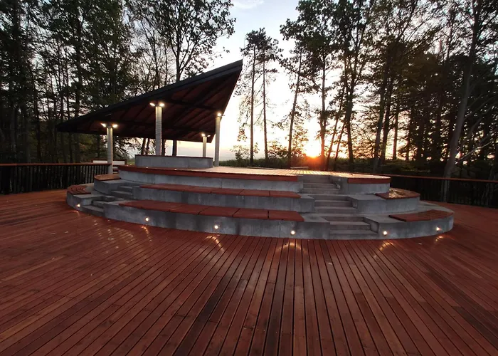 Campsite Gory Stolowe Camp - Caloroczne Miejsce Na Kamper, Przyczepe Lub Namiot Radkow