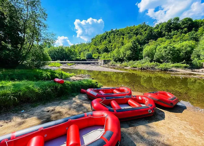 Gory Stolowe Camp - Caloroczne Miejsce Na Kamper, Przyczepe Lub Namiot