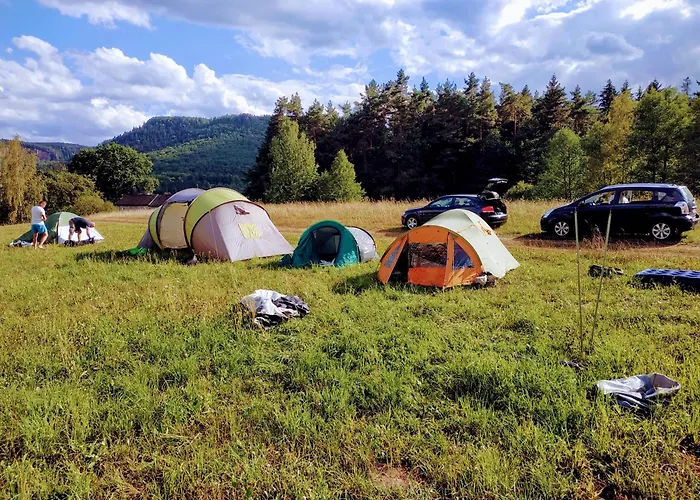 Campsite Gory Stolowe Camp - Caloroczne Miejsce Na Kamper, Przyczepe Lub Namiot