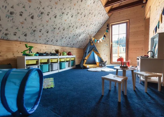 Campsite Gory Stolowe Camp - Caloroczne Miejsce Na Kamper, Przyczepe Lub Namiot Radkow