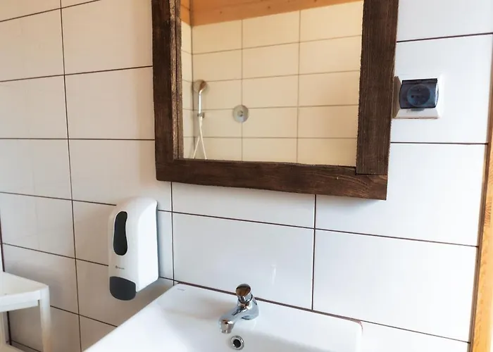 Gory Stolowe Camp - Caloroczne Miejsce Na Kamper, Przyczepe Lub Namiot *