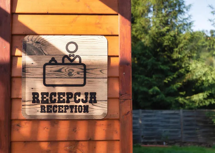 Camping Gory Stolowe Camp - Caloroczne Miejsce Na Kamper, Przyczepe Lub Namiot Radkow