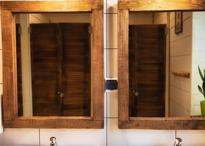 Gory Stolowe Camp - Caloroczne Miejsce Na Kamper, Przyczepe Lub Namiot