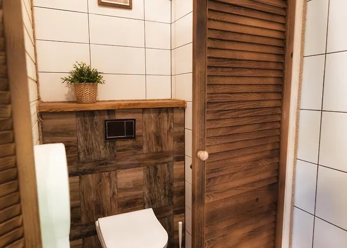 Gory Stolowe Camp - Caloroczne Miejsce Na Kamper, Przyczepe Lub Namiot * Radkow