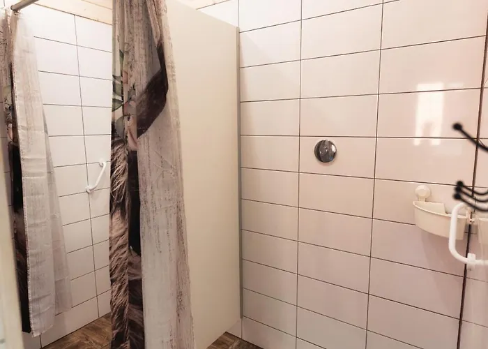 Camping Gory Stolowe Camp - Caloroczne Miejsce Na Kamper, Przyczepe Lub Namiot