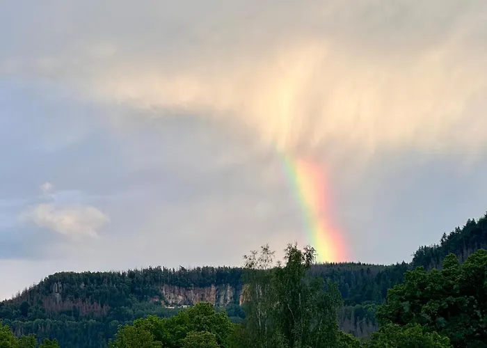 Campsite Gory Stolowe Camp - Caloroczne Miejsce Na Kamper, Przyczepe Lub Namiot