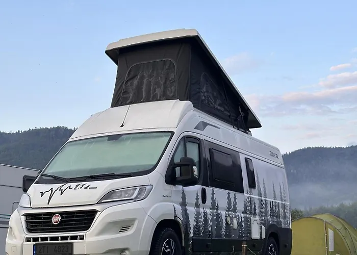 Campsite Gory Stolowe Camp - Caloroczne Miejsce Na Kamper, Przyczepe Lub Namiot