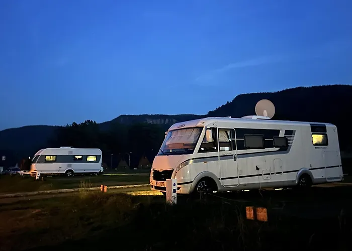 Campsite Gory Stolowe Camp - Caloroczne Miejsce Na Kamper, Przyczepe Lub Namiot *