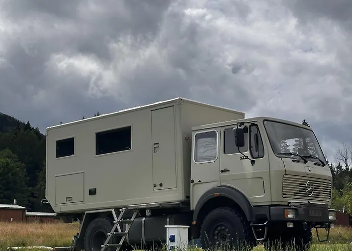 Gory Stolowe Camp - Caloroczne Miejsce Na Kamper, Przyczepe Lub Namiot